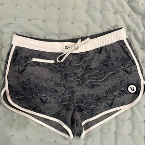 Vuori Women's Athletic Shorts - Black and White Tavi